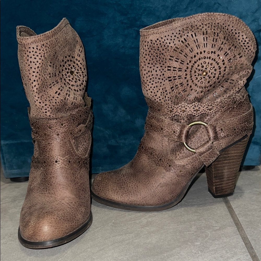 Slouchy Boho Western Boots Cutout Detail Distressed Brown Suede-Like Chunky Heel